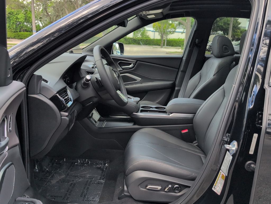 Thumbnail: 2025 Acura RDX - 10