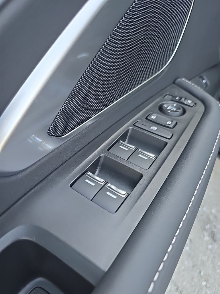 Thumbnail: 2025 Acura RDX - 20