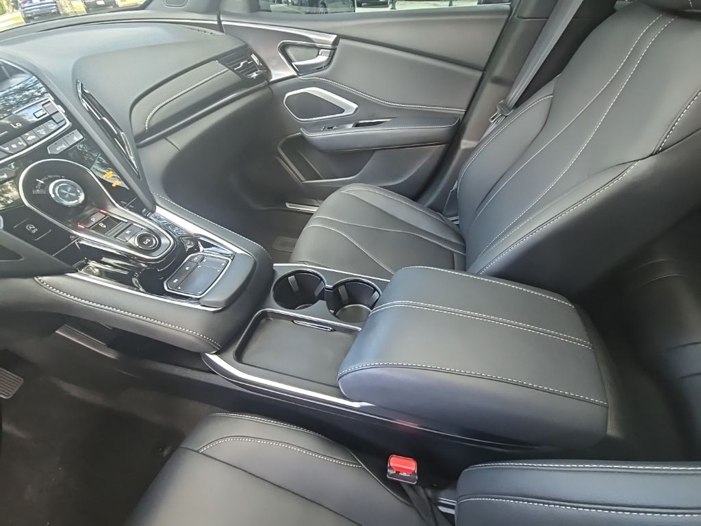 Thumbnail: 2025 Acura RDX - 12