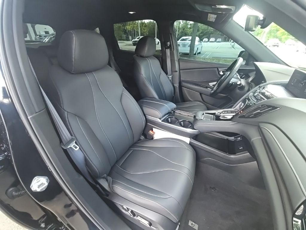 Thumbnail: 2025 Acura RDX - 32