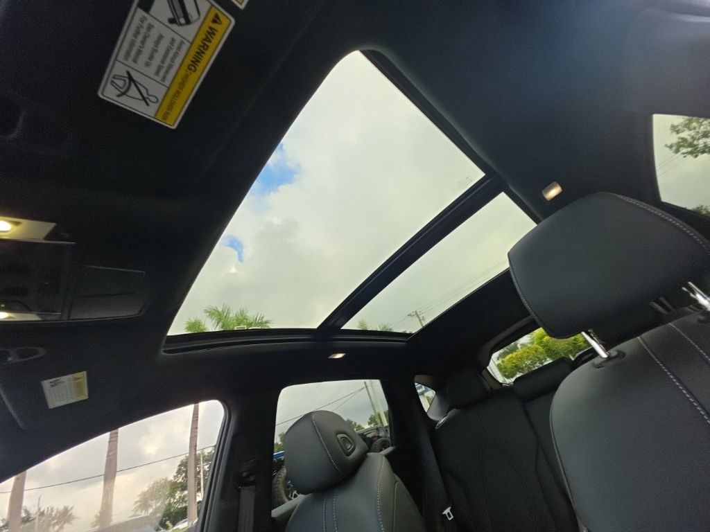 Thumbnail: 2025 Acura RDX - 31