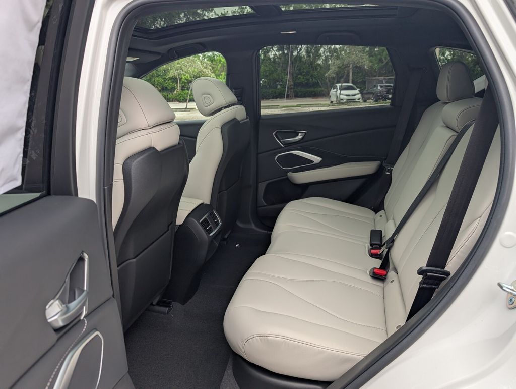 Thumbnail: 2025 Acura RDX - 12