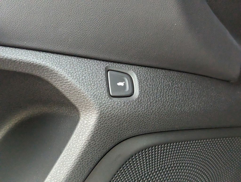 Thumbnail: 2025 Acura RDX - 24