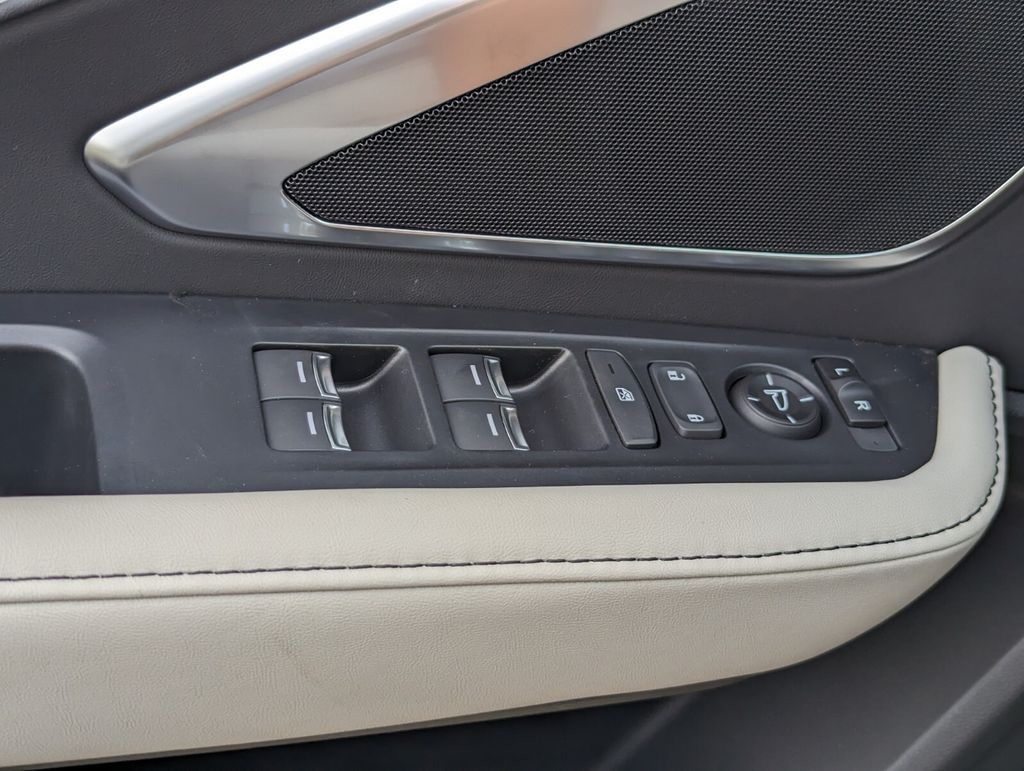 Thumbnail: 2025 Acura RDX - 23