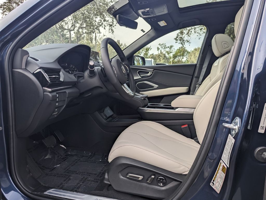 Thumbnail: 2025 Acura RDX - 11