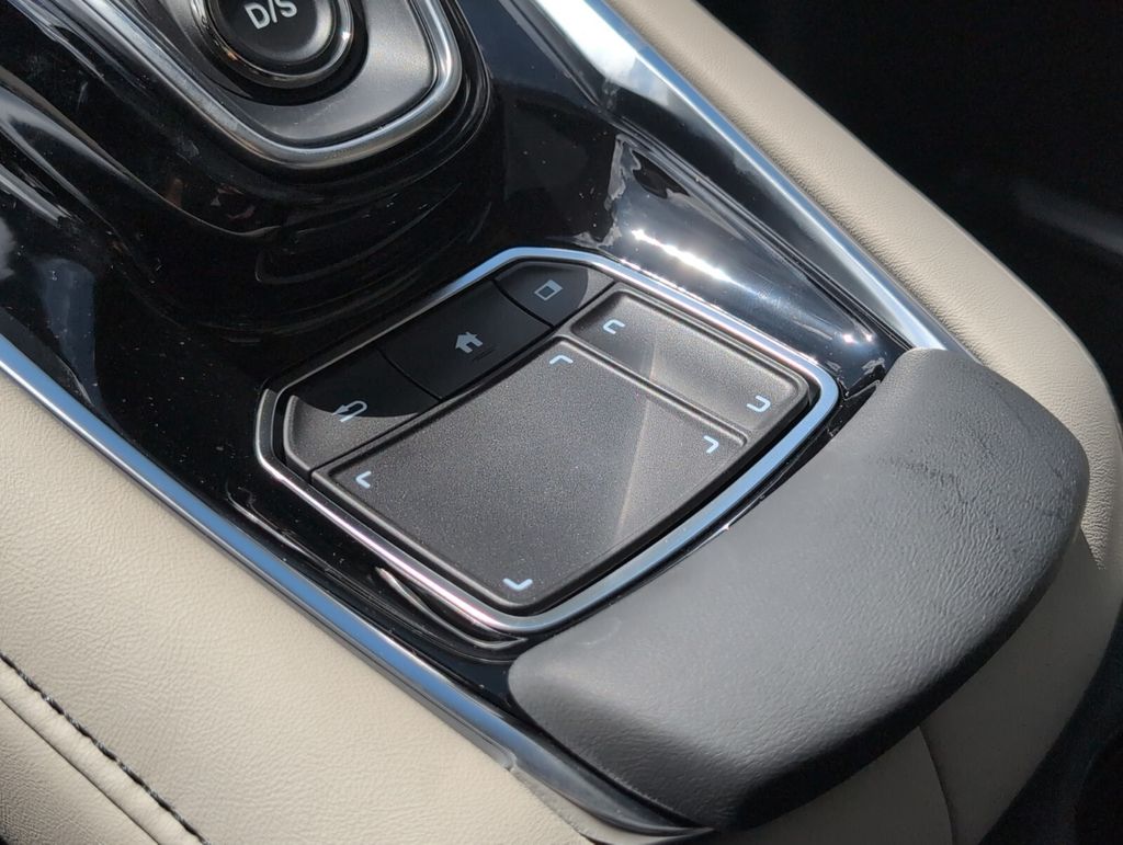 Thumbnail: 2025 Acura RDX - 11