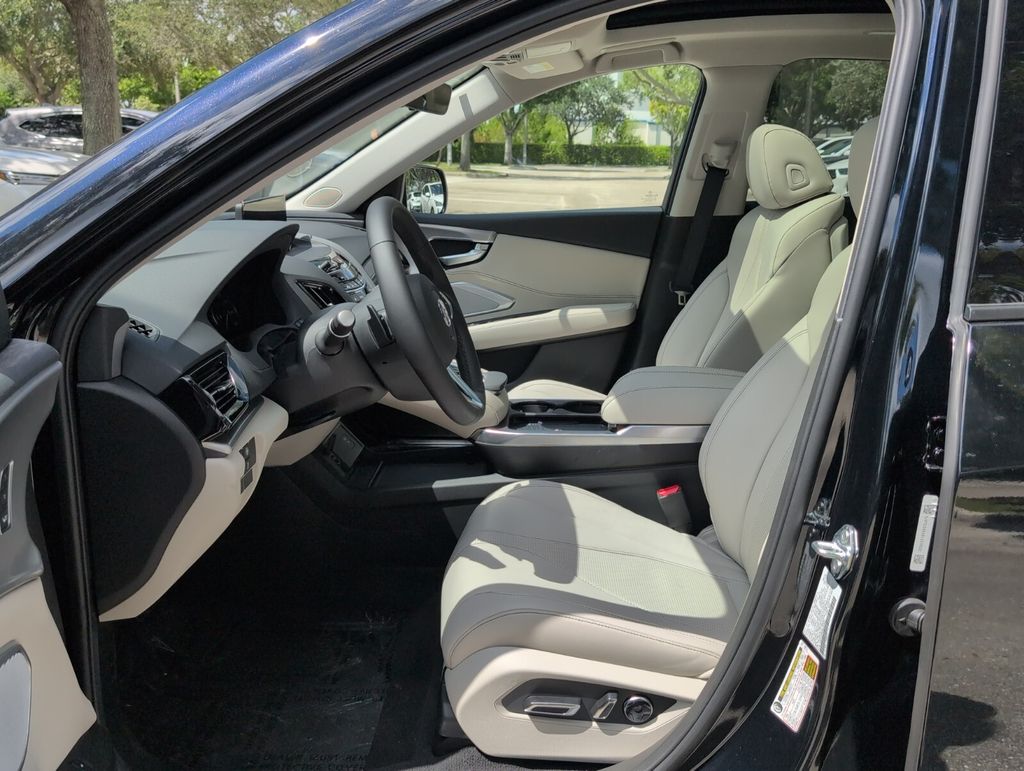 Thumbnail: 2025 Acura RDX - 9