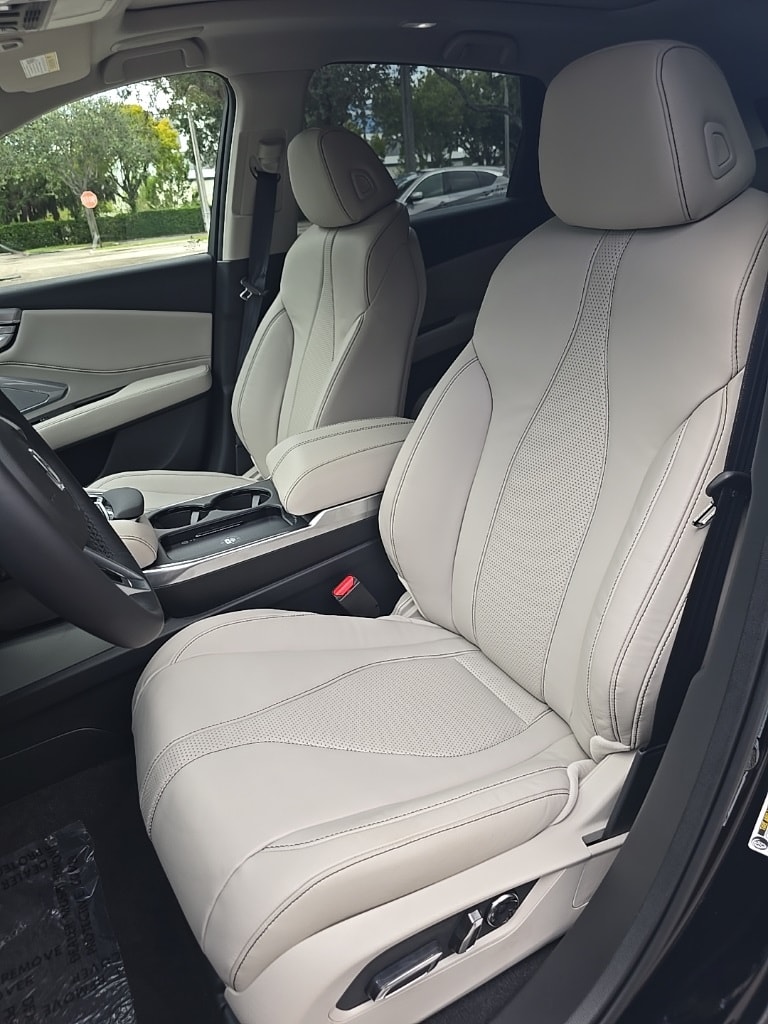 Thumbnail: 2025 Acura RDX - 10