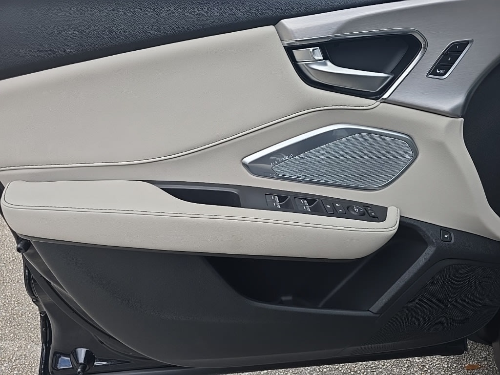 Thumbnail: 2025 Acura RDX - 20