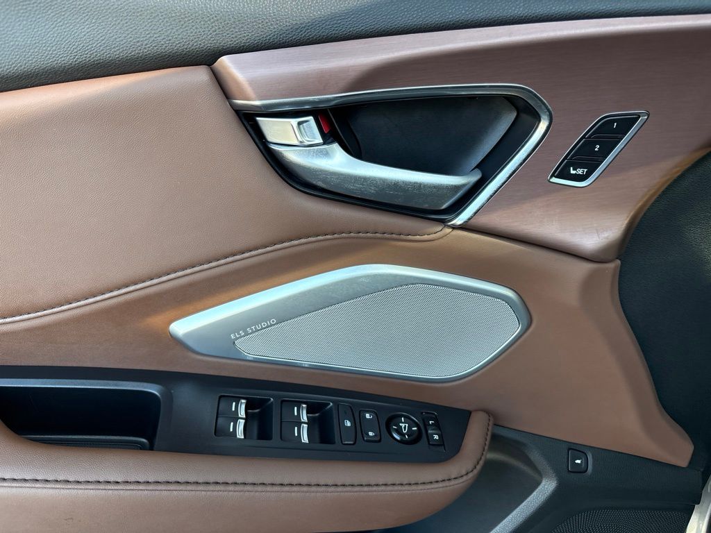Thumbnail: 2025 Acura RDX - 25