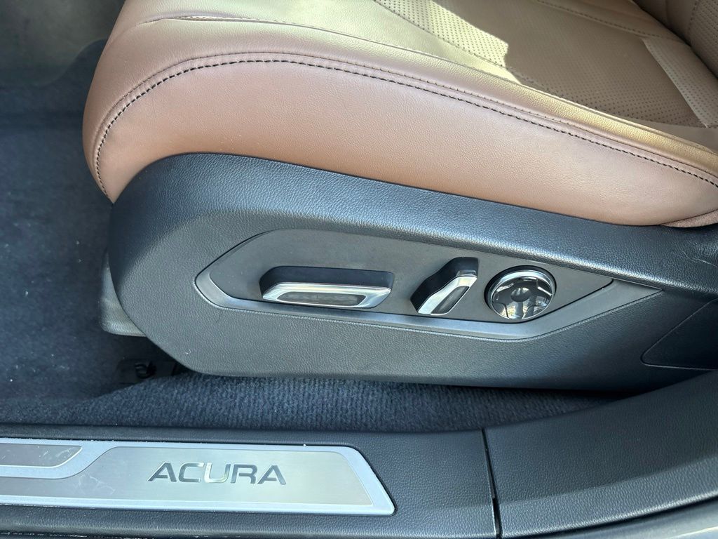 Thumbnail: 2025 Acura RDX - 24