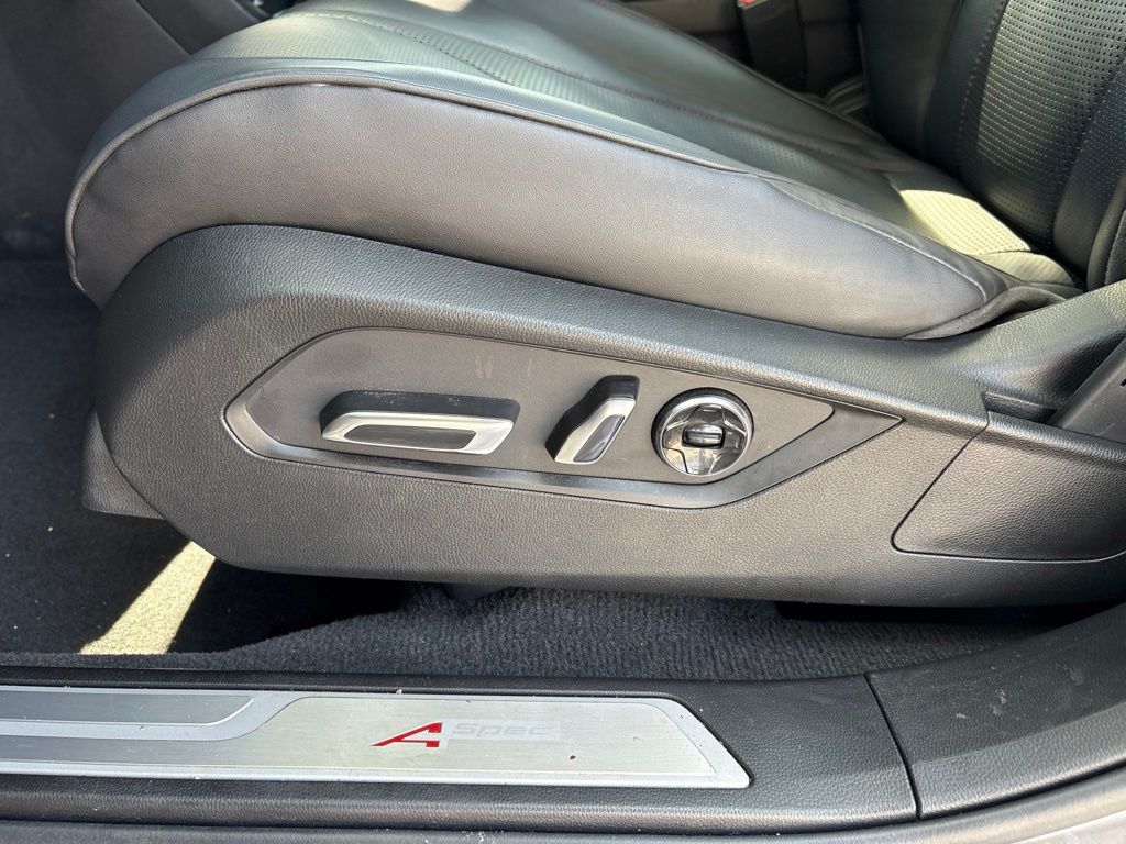 Thumbnail: 2025 Acura RDX - 27
