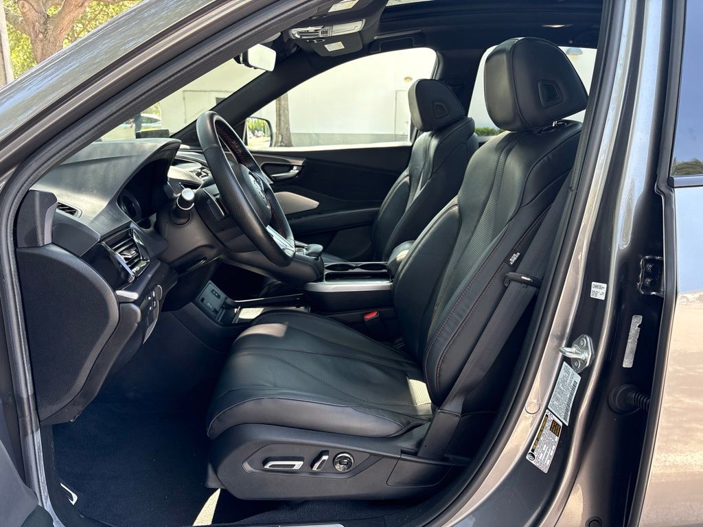 Thumbnail: 2025 Acura RDX - 26