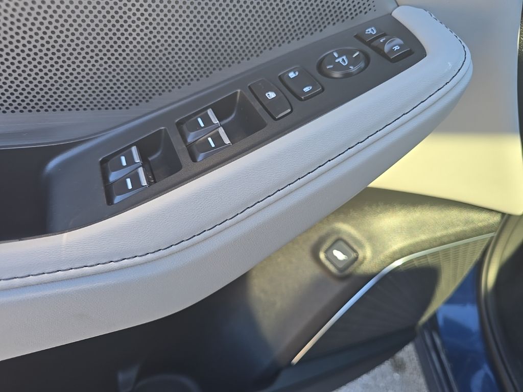 Thumbnail: 2026 Acura MDX - 26