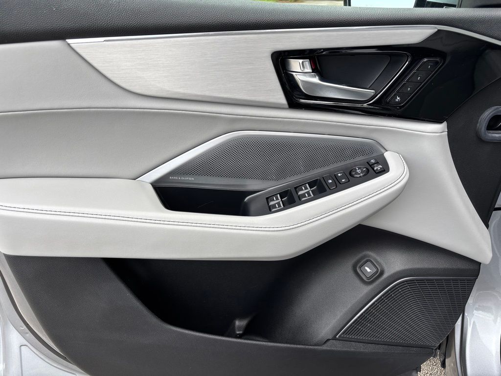 Thumbnail: 2025 Acura MDX - 25