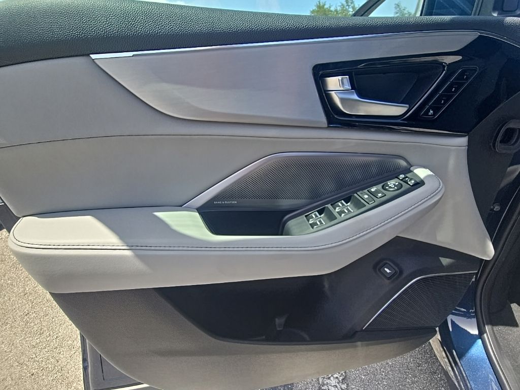 Thumbnail: 2026 Acura MDX - 23