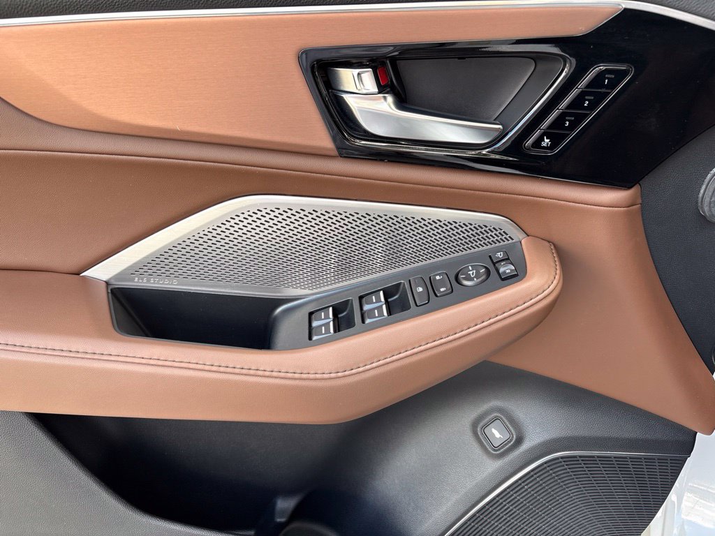 Thumbnail: 2023 Acura MDX - 25