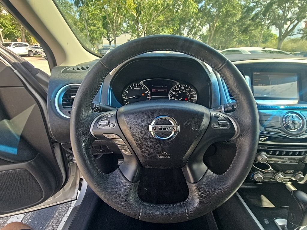 Thumbnail: 2015 Nissan Pathfinder - 10