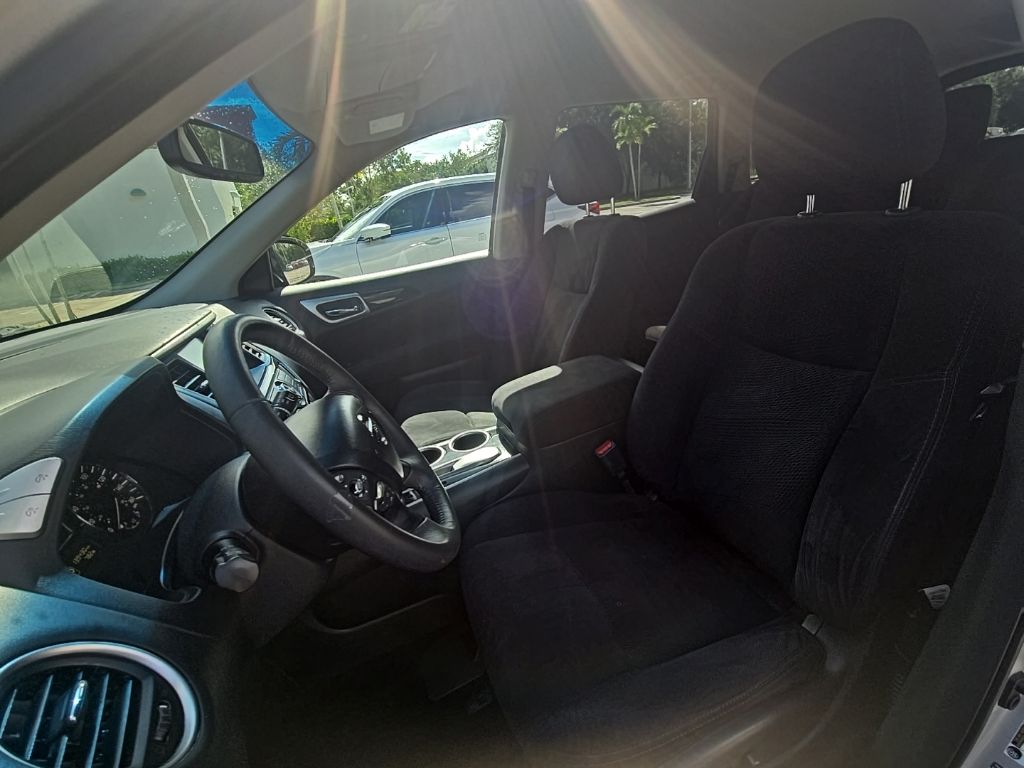 Thumbnail: 2015 Nissan Pathfinder - 11
