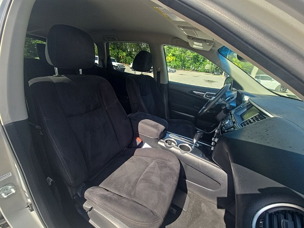 Thumbnail: 2015 Nissan Pathfinder - 38