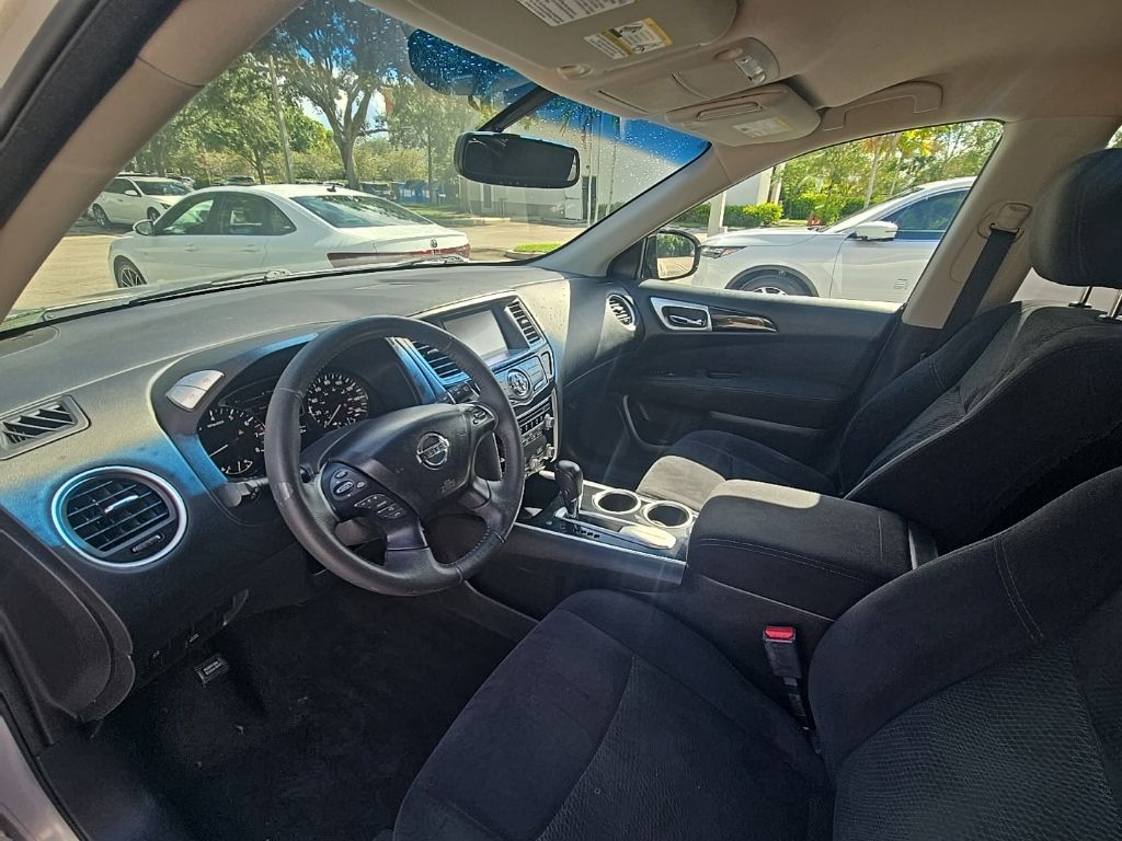 Thumbnail: 2015 Nissan Pathfinder - 2