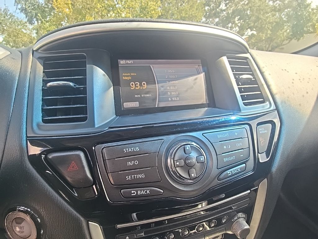 Thumbnail: 2015 Nissan Pathfinder - 29