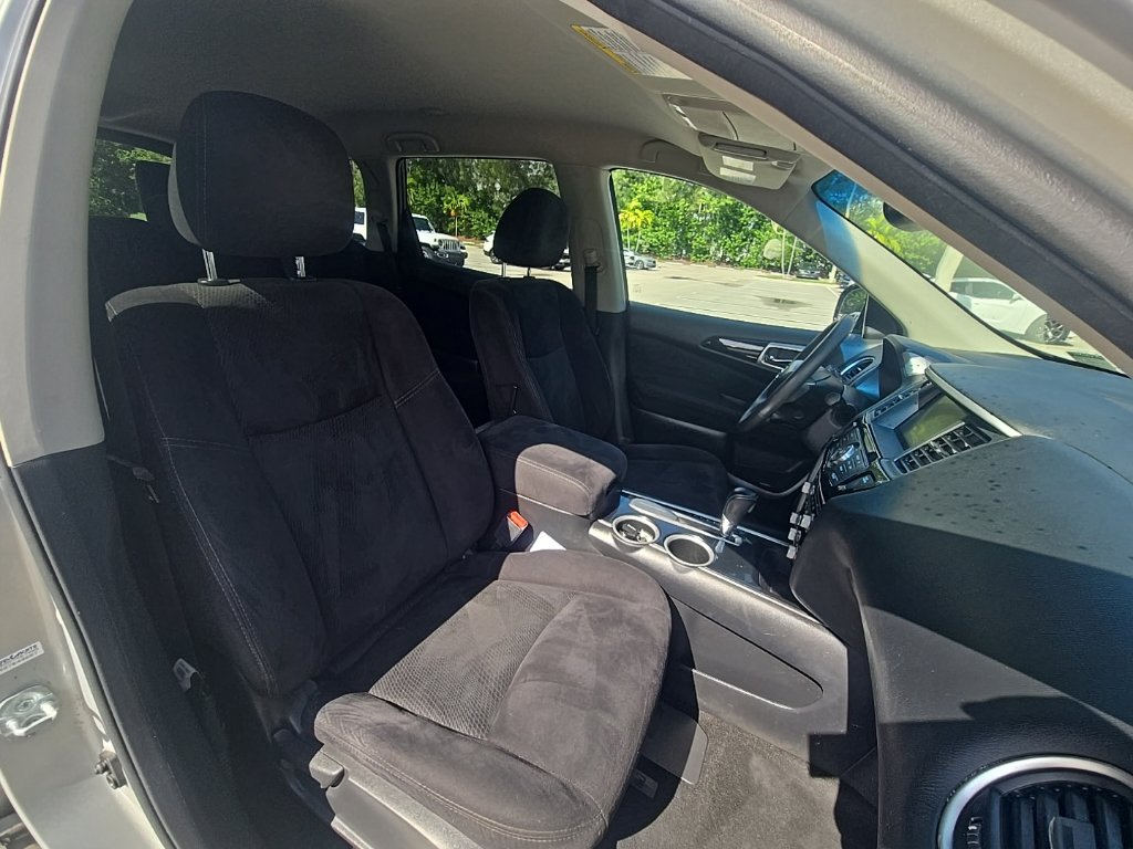 Thumbnail: 2015 Nissan Pathfinder - 23