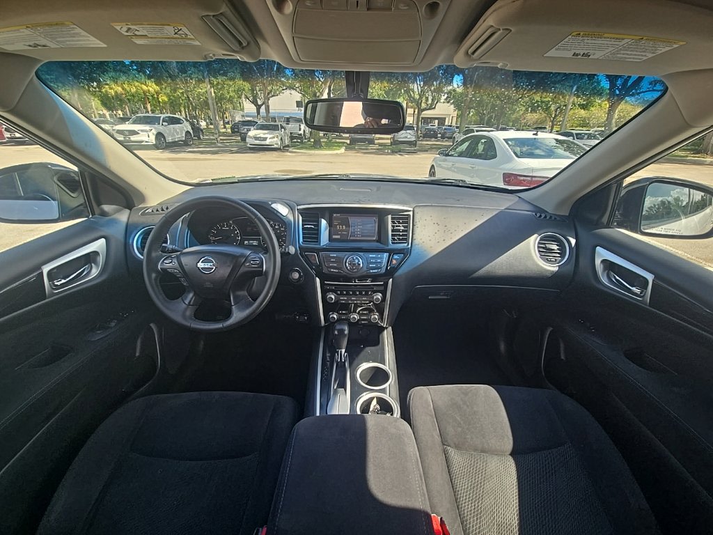 Thumbnail: 2015 Nissan Pathfinder - 11