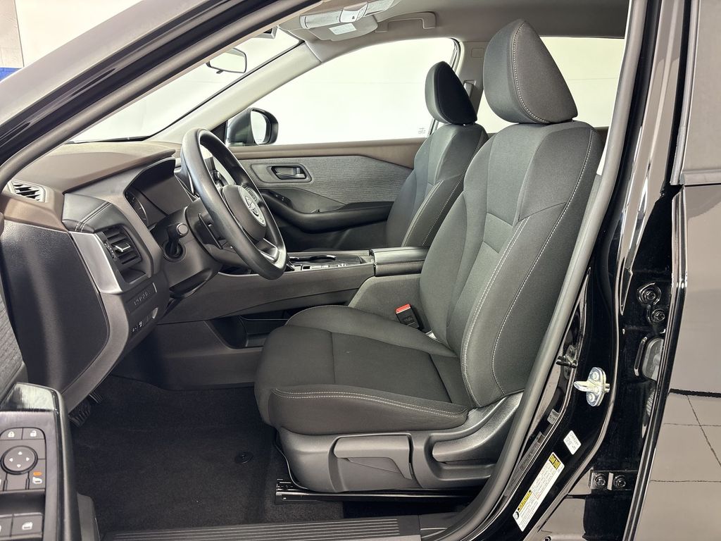 Thumbnail: 2023 Nissan Rogue - 9