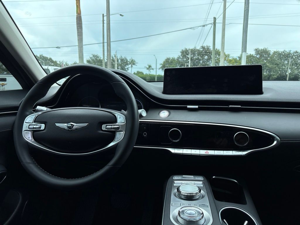 Thumbnail: 2024 Genesis GV70 - 14