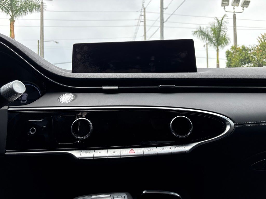 Thumbnail: 2024 Genesis GV70 - 27