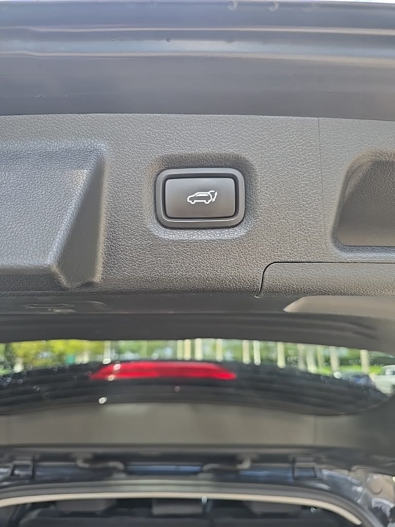 Thumbnail: 2023 Hyundai Santa Fe - 22