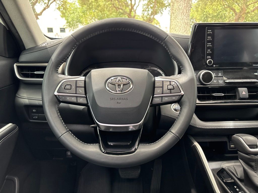 Thumbnail: 2020 Toyota Highlander - 13