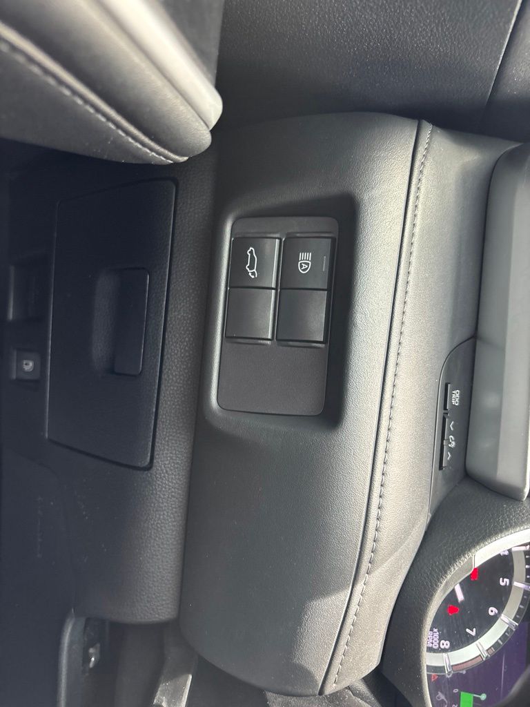 Thumbnail: 2020 Toyota Highlander - 34