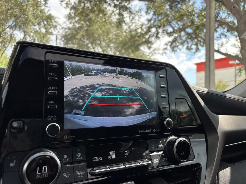 Thumbnail: 2020 Toyota Highlander - 30
