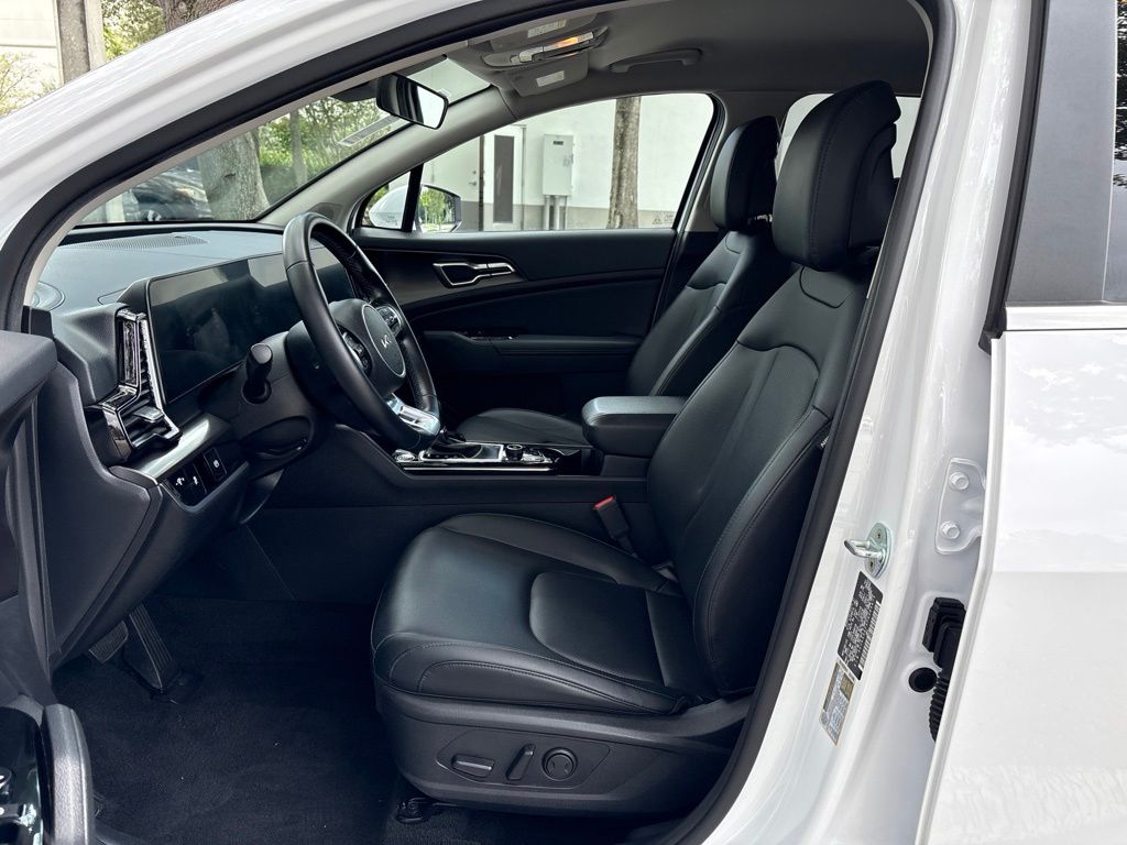 Thumbnail: 2023 Kia Sportage - 12