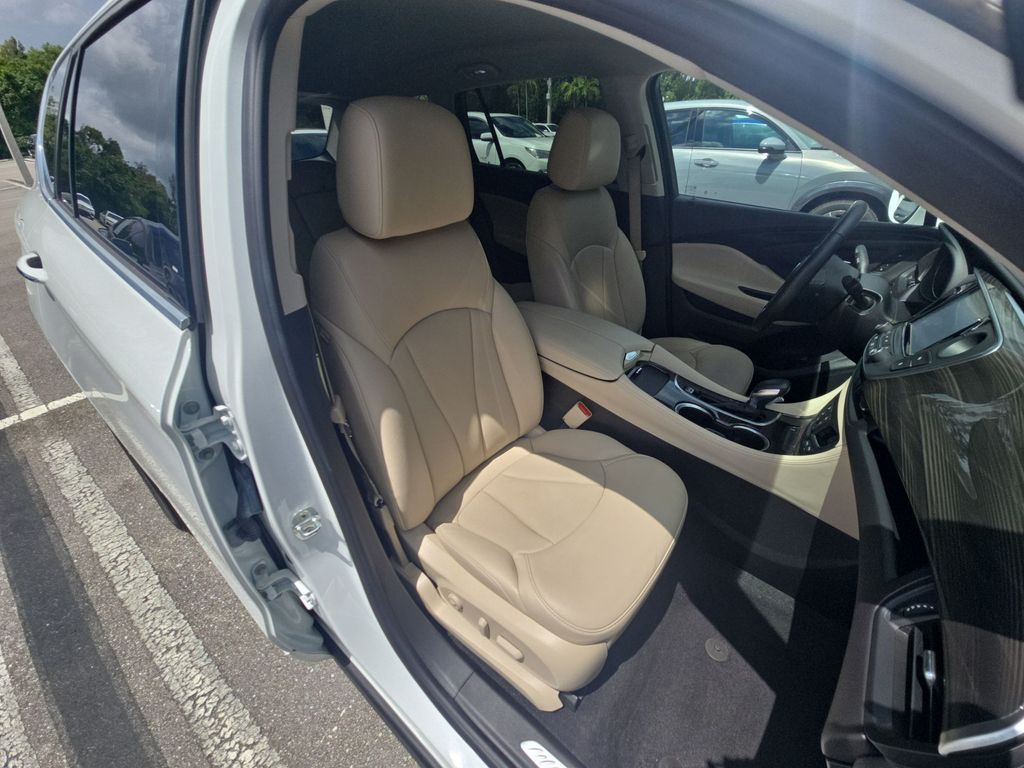 Thumbnail: 2020 Buick Envision - 30
