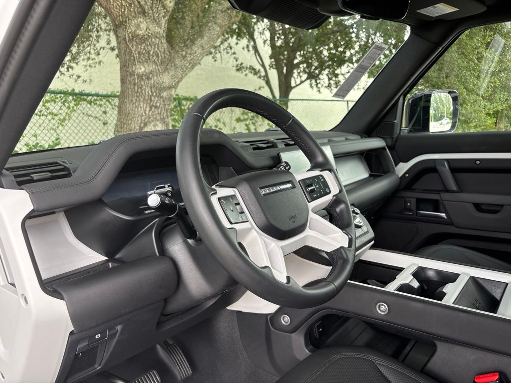Thumbnail: 2025 Land Rover Defender - 7