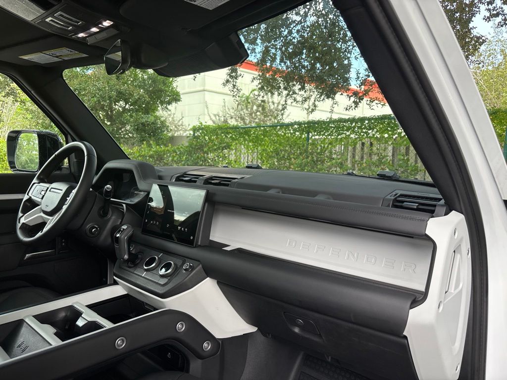 Thumbnail: 2025 Land Rover Defender - 2
