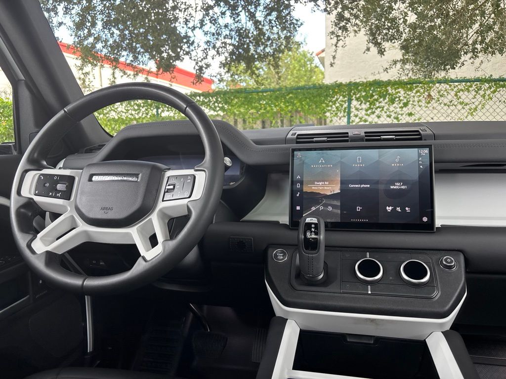 Thumbnail: 2025 Land Rover Defender - 12