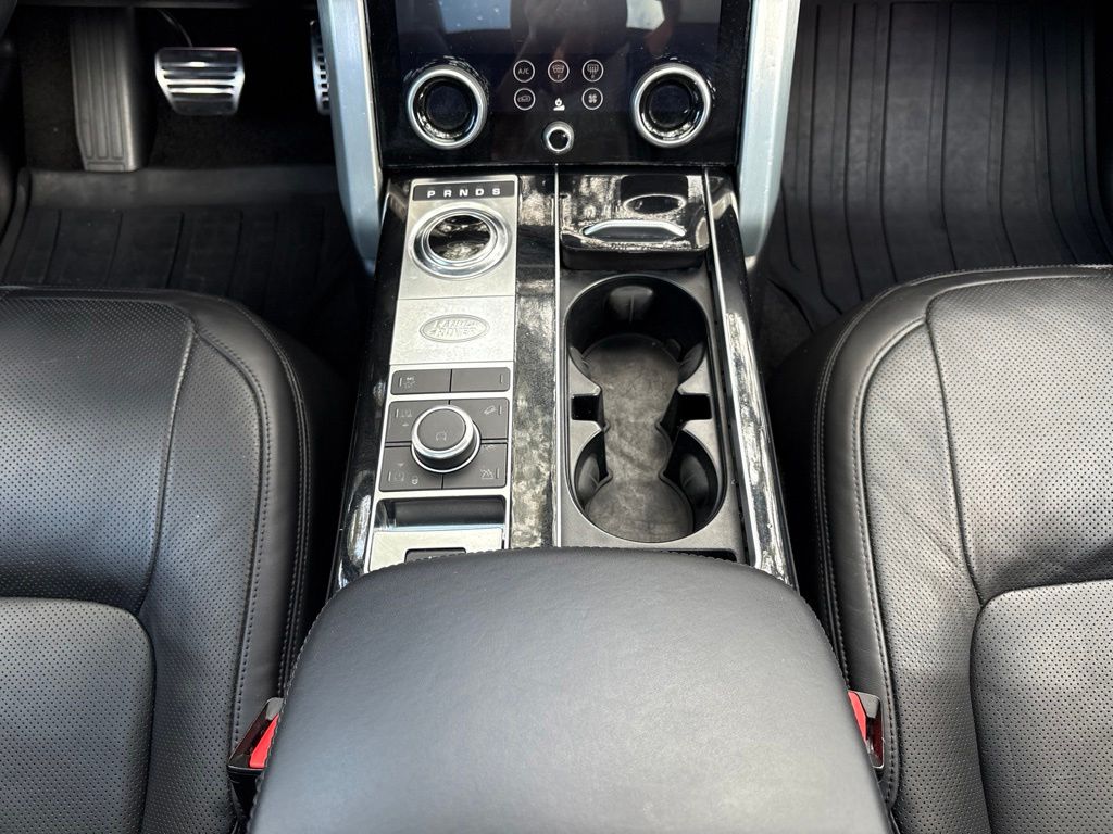 Thumbnail: 2021 Land Rover Range Rover - 16