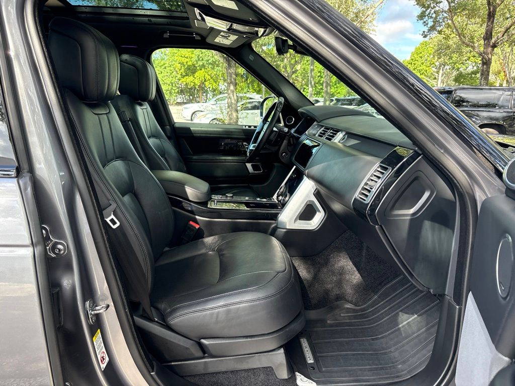 Thumbnail: 2021 Land Rover Range Rover - 10
