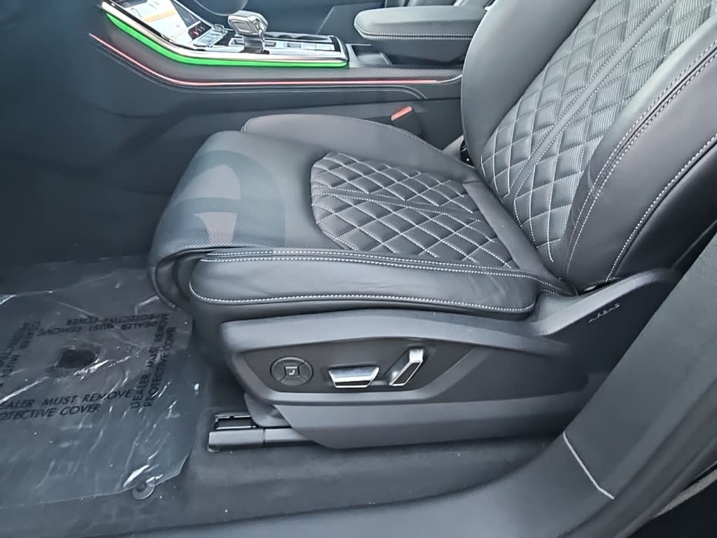 Thumbnail: 2025 Audi SQ7 - 18