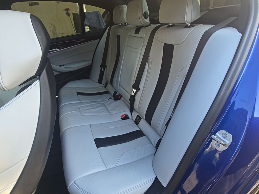 Thumbnail: 2022 BMW M5 - 28