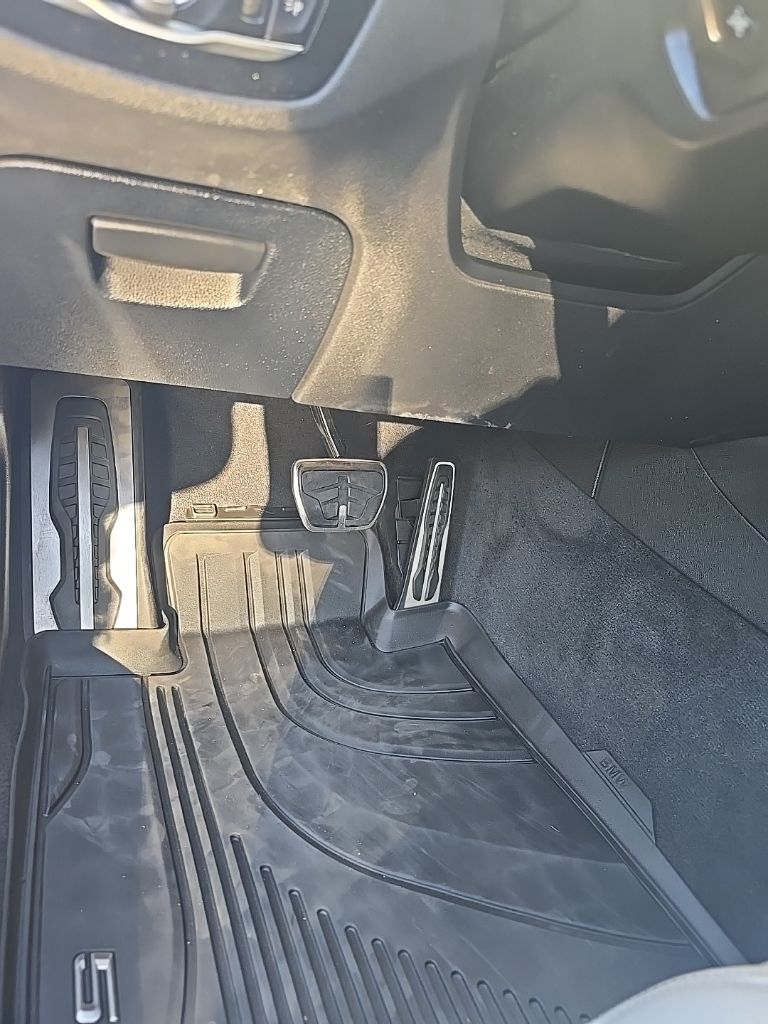 Thumbnail: 2022 BMW M5 - 15