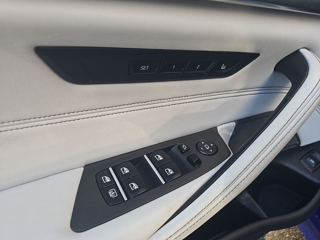 Thumbnail: 2022 BMW M5 - 23