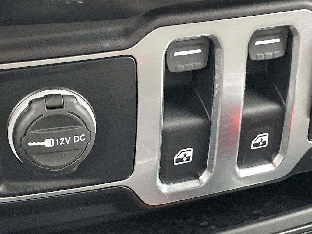 Thumbnail: 2020 Jeep Wrangler - 24