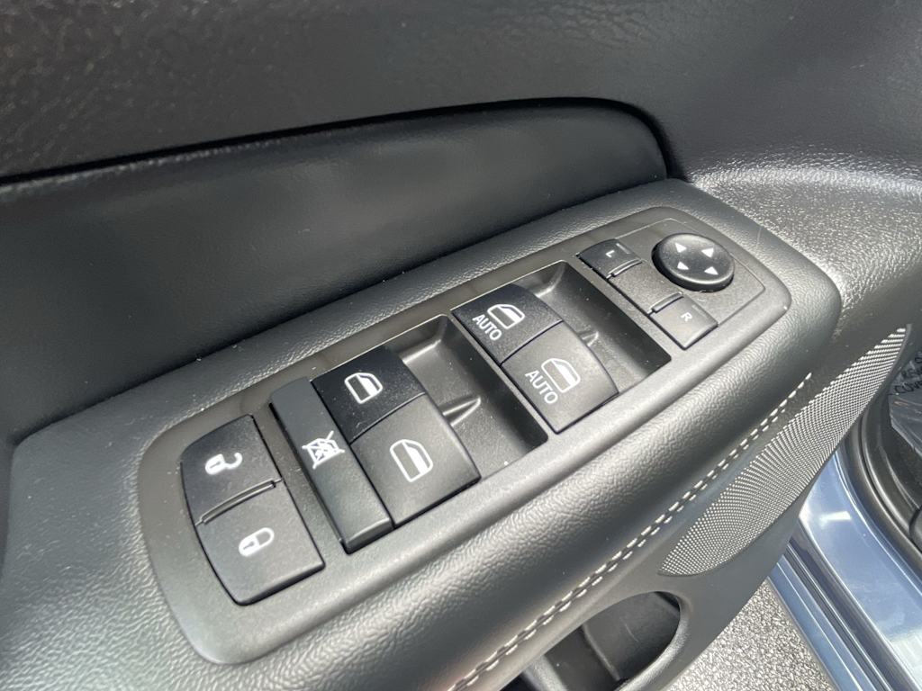 Thumbnail: 2021 Jeep Grand Cherokee - 17