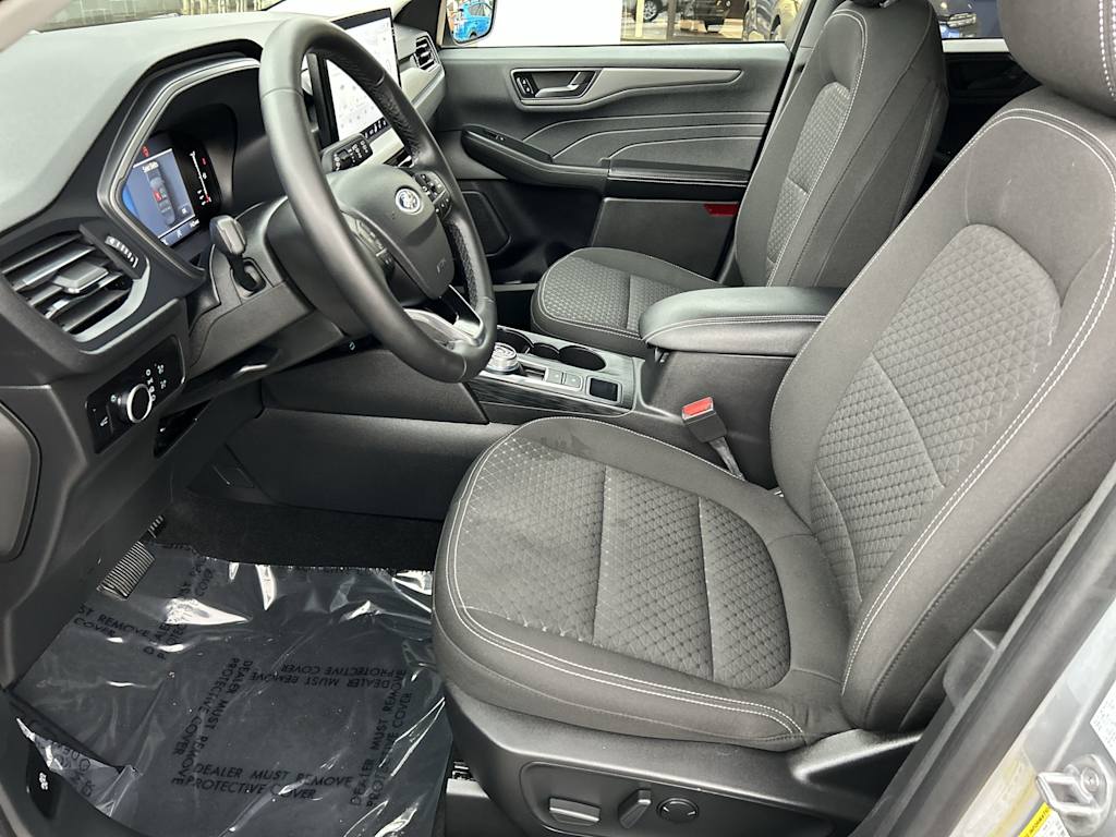 Thumbnail: 2023 Ford Escape - 8