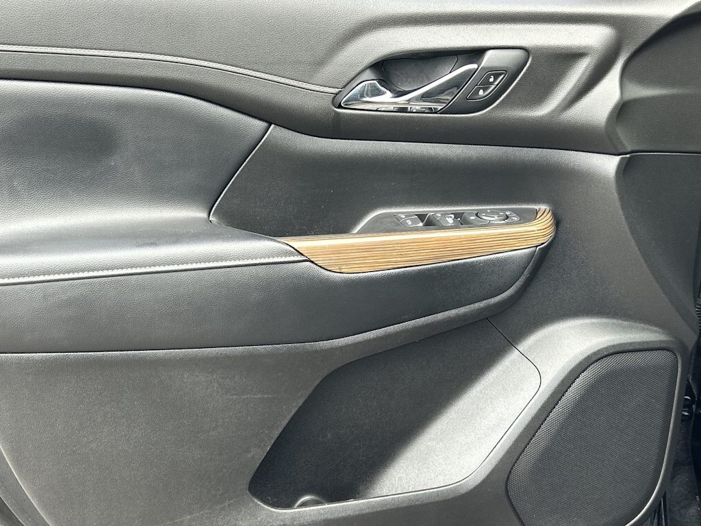 Thumbnail: 2019 GMC Acadia - 15